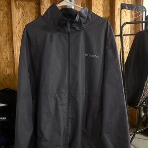 Columbia Men's Black Lightweight Jacket.